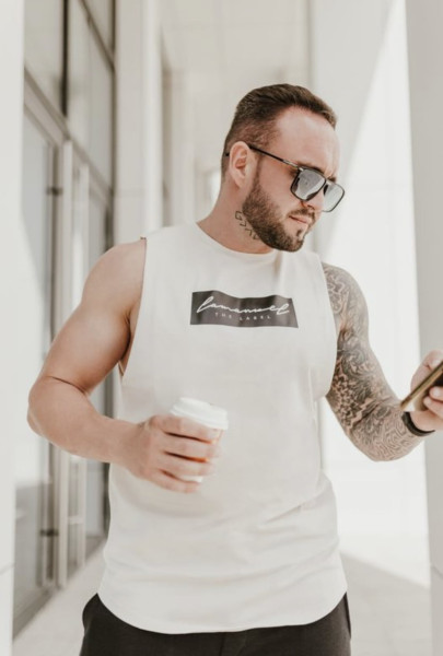 Crew Muscle Tee Beige